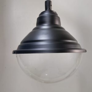 Luminaria Colgante de Exterior Tipo Campana – Farol Suspendido Elegante para Terrazas
