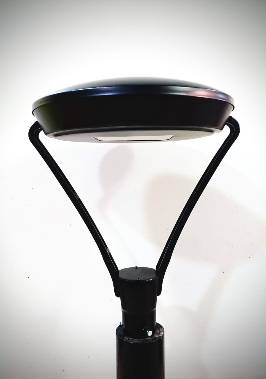 Luminaria LED Tipo Hongo para Poste – Iluminación Elegante y Eficiente para Exteriores