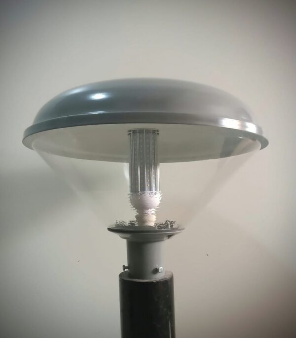 Luminaria LED Tipo Hongo con Difusor Transparente – Farola de Poste para Exteriores
